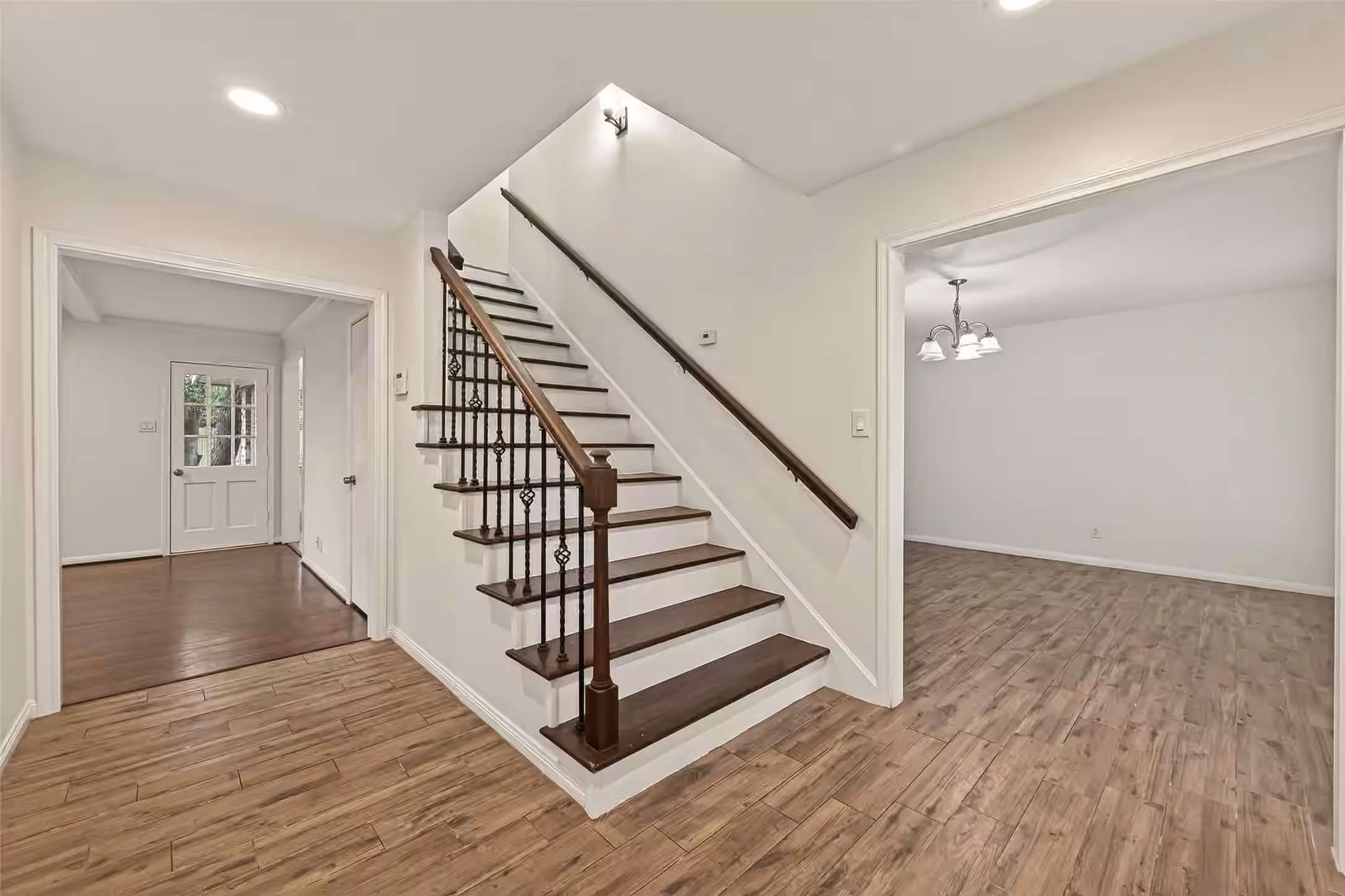 Photo 4 of 422 Willow Vista Drive, El Lago, TX