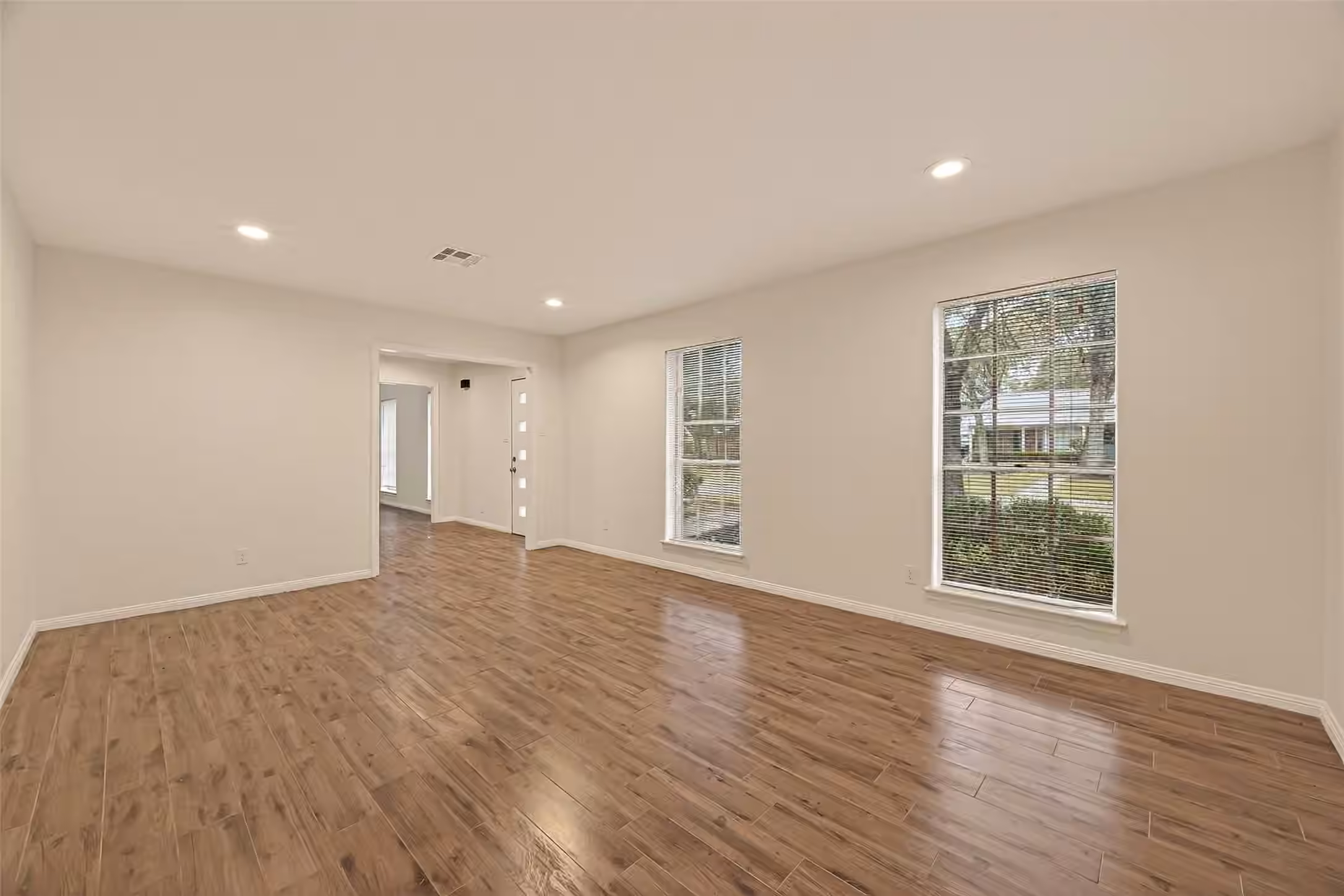 Photo 6 of 422 Willow Vista Drive, El Lago, TX