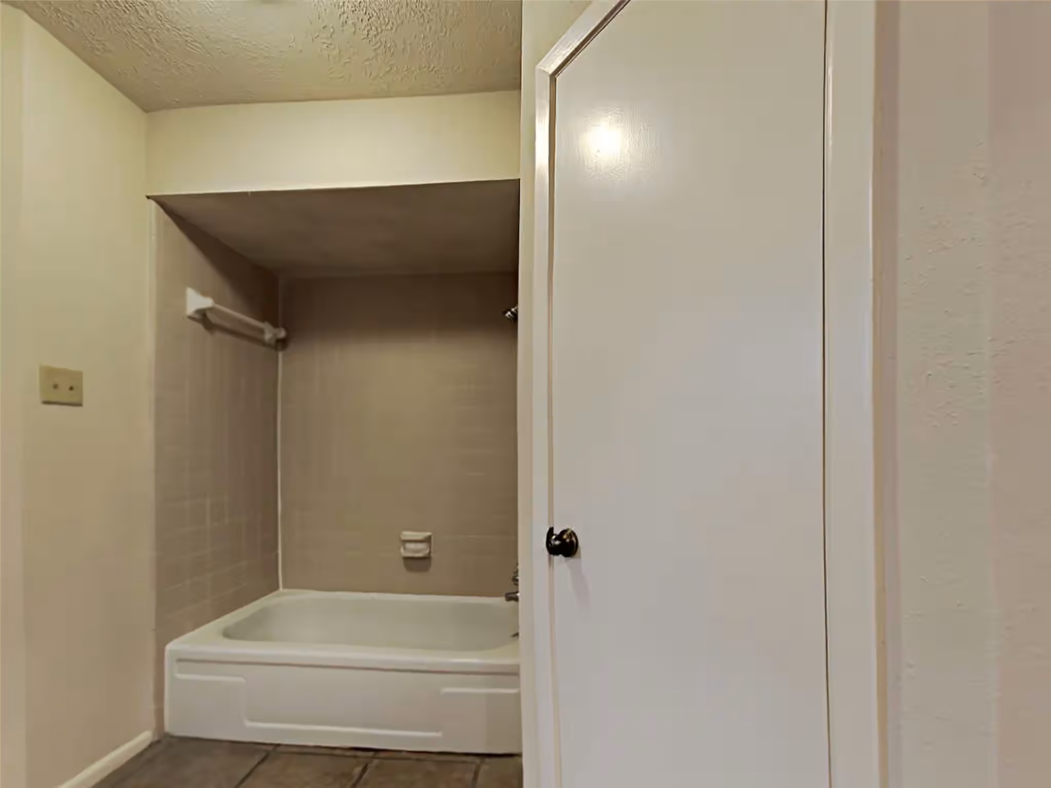 Photo 4 of 603 Blue Ridge Drive, Shenandoah, TX