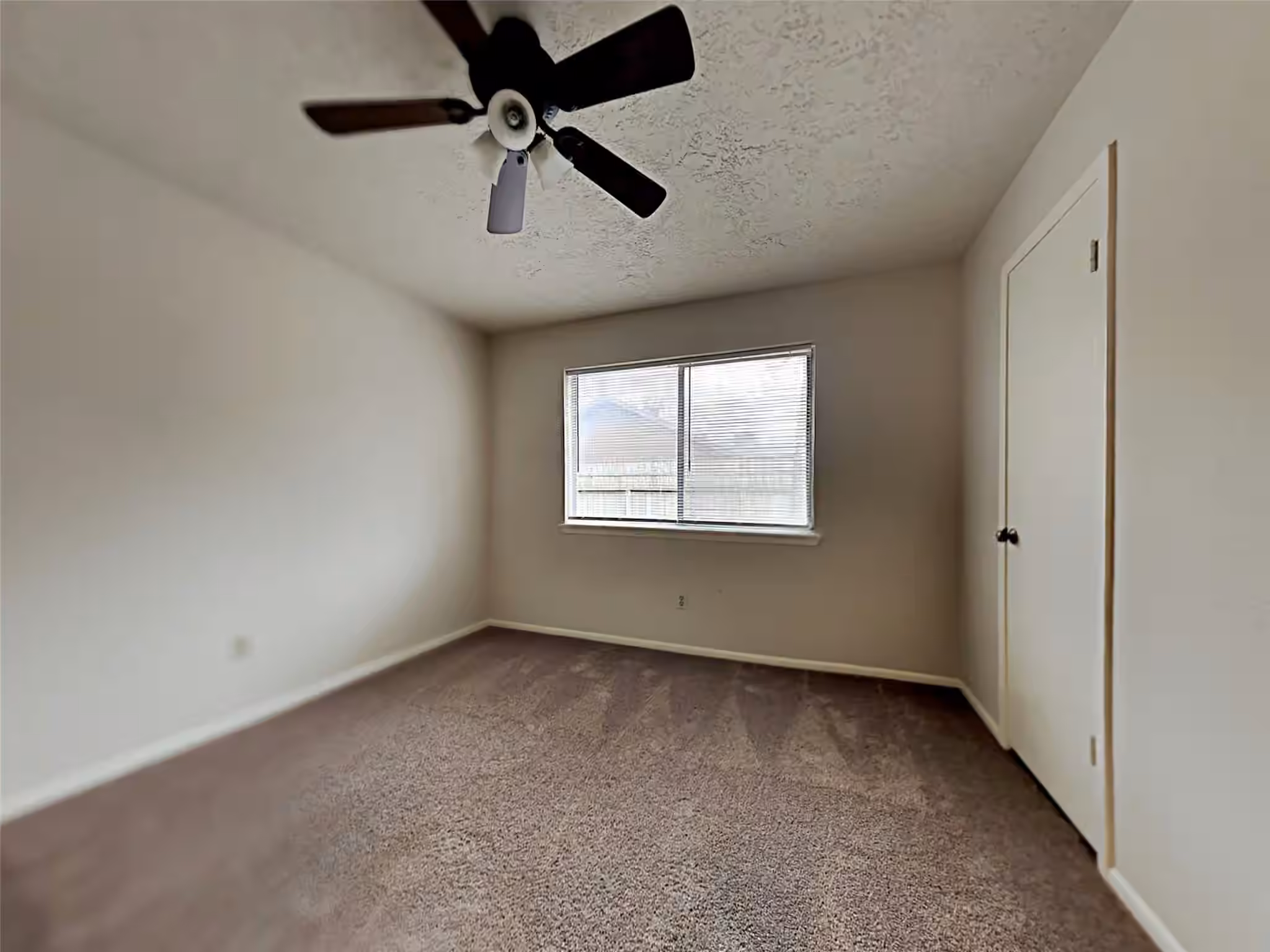 Photo 5 of 603 Blue Ridge Drive, Shenandoah, TX