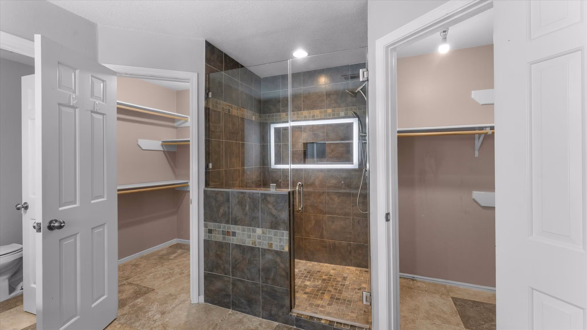 Photo 7 of 2022 Grove Lake Drive, Houston, TX