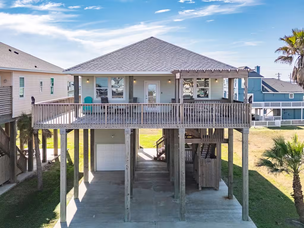 Photo of 13111 Buccaneer Parkway, Freeport, TX