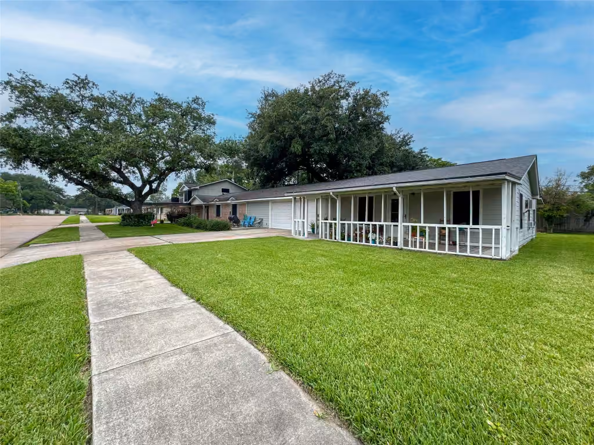 Photo 4 of 201 W 5th Street, Deer Park, TX