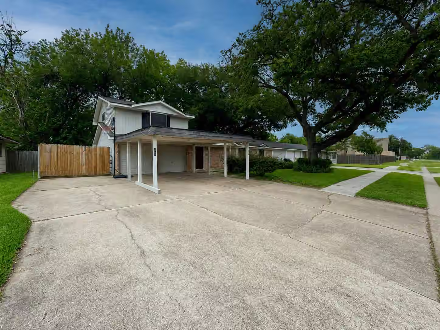 Photo 6 of 201 W 5th Street, Deer Park, TX