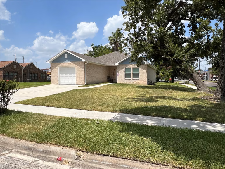 Photo 2 of 2323 Oakdale Street, Houston, TX