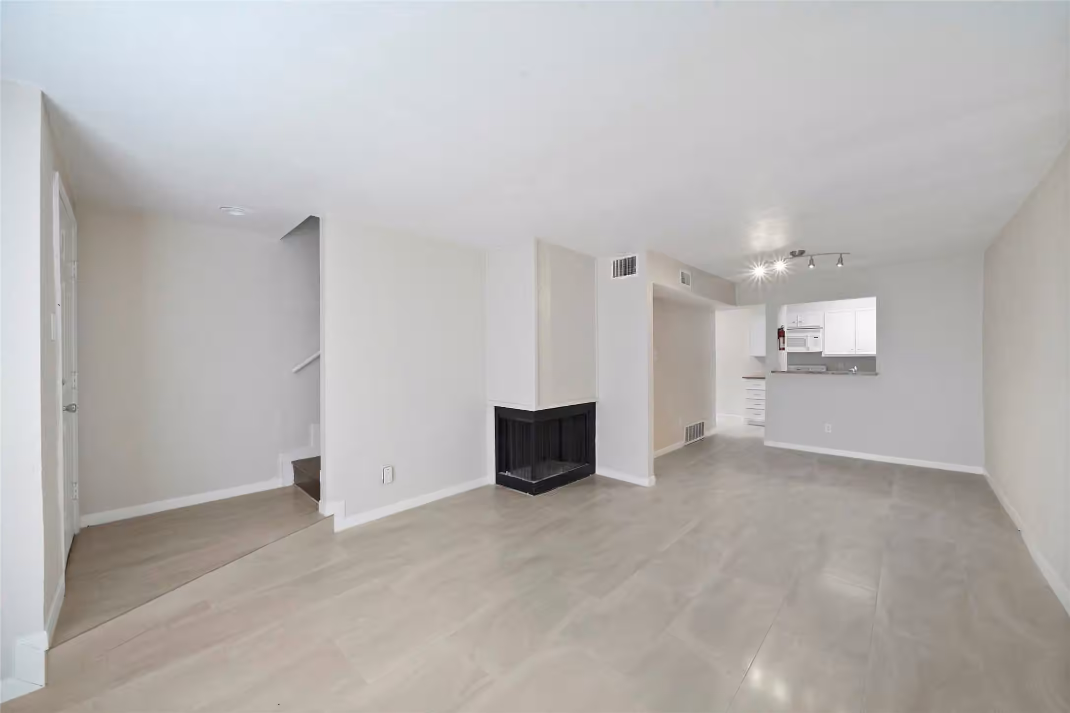 Photo 3 of 17210 Imperial Valley Drive 2, Houston, TX