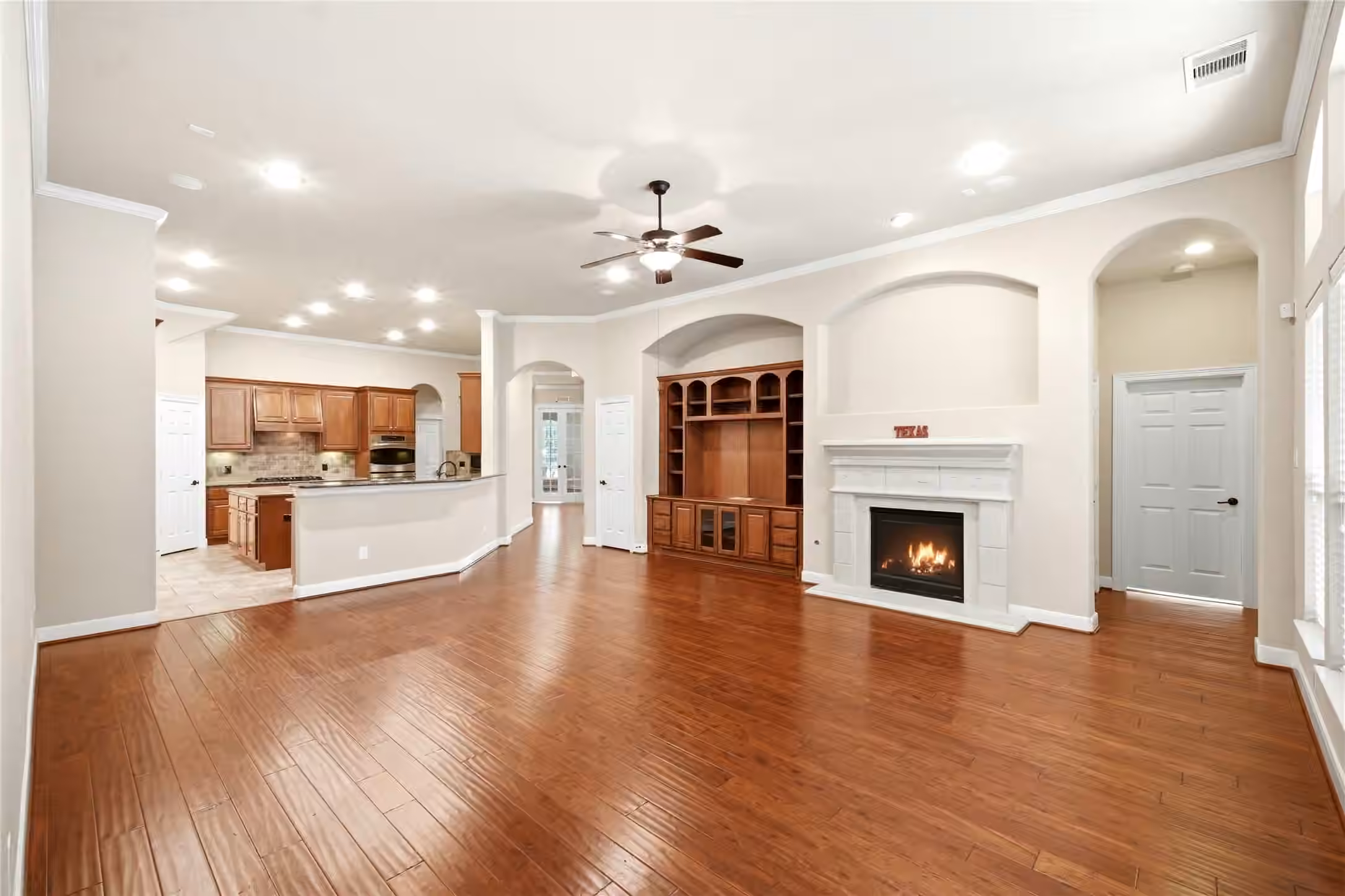 Photo 5 of 6715 W Titan Springs Drive, Spring, TX