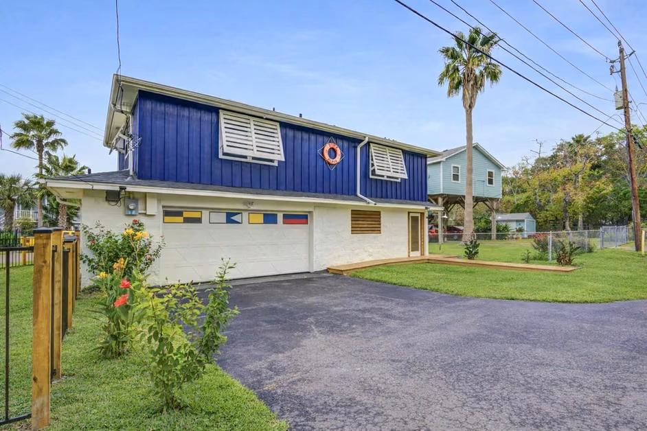 Photo 4 of 2108 Knollwood Street, Kemah, TX