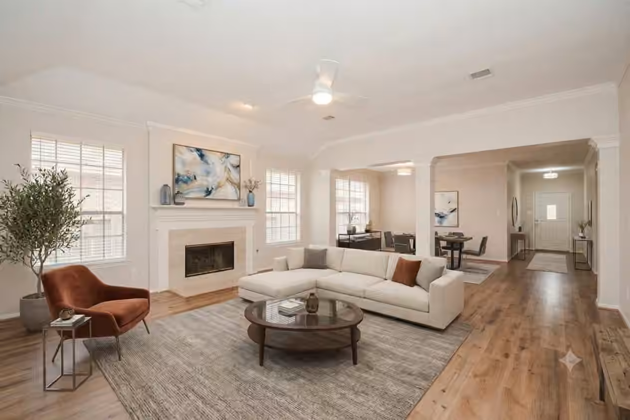 Photo 2 of 10 Heathstone Place, The Woodlands, TX