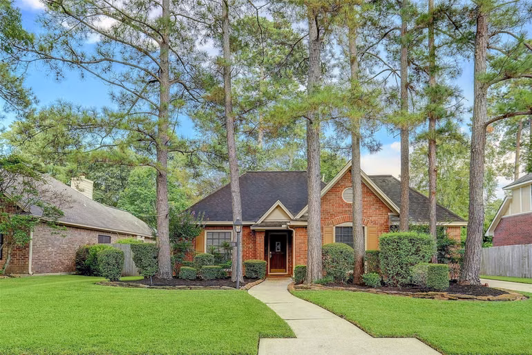 Photo 6 of 10 Heathstone Place, The Woodlands, TX