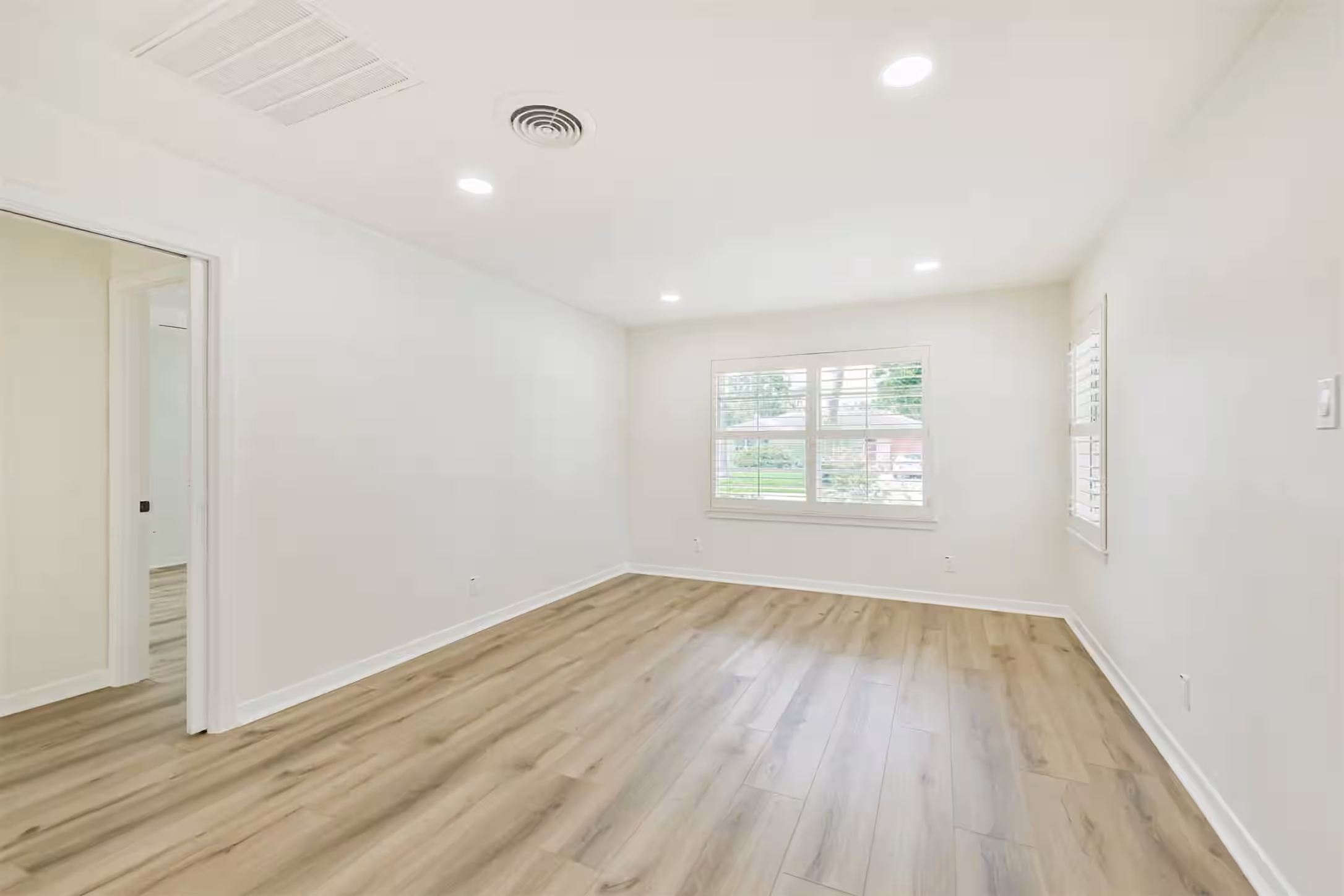 Photo 7 of 4422 Libbey Lane, Houston, TX