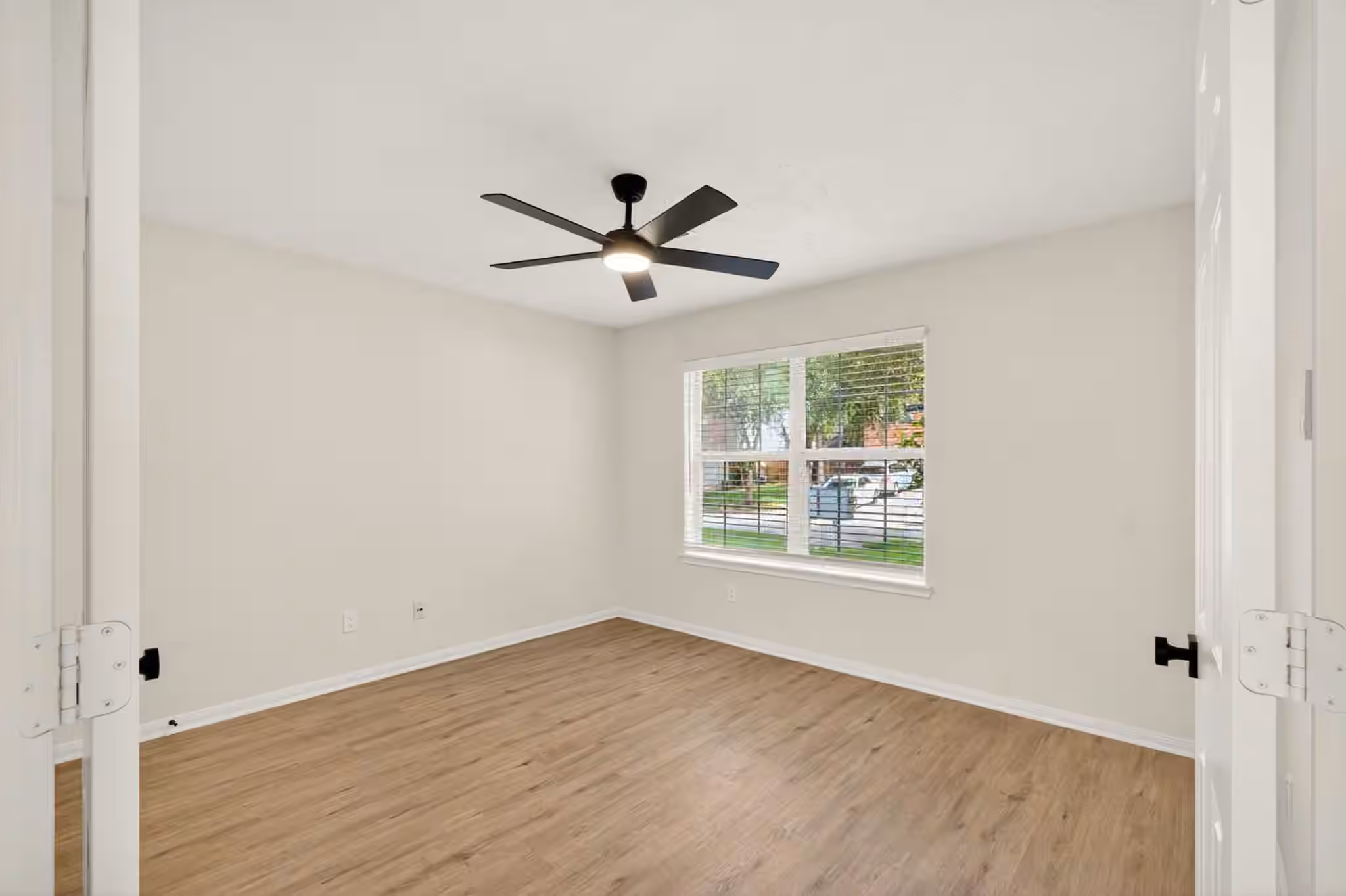 Photo 6 of 16506 Bluff Springs Drive, Houston, TX