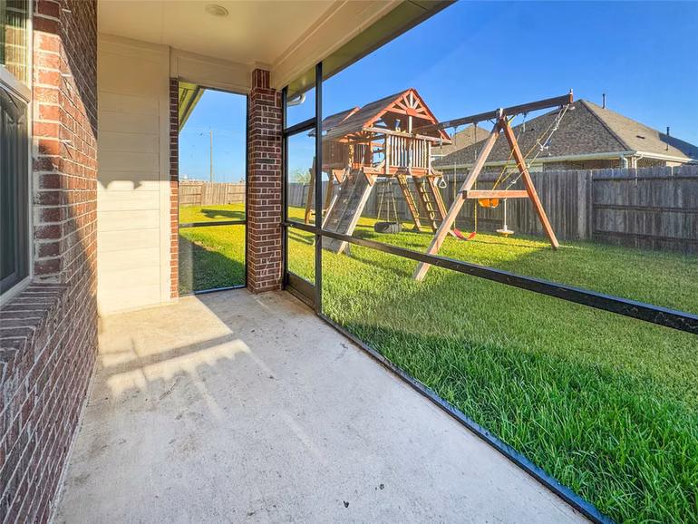 Photo 4 of 1707 Prairie Ridge Court, Angleton, TX