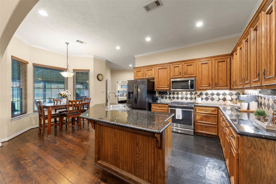 Photo 6 of 16901 Steinhagen Road, Cypress, TX