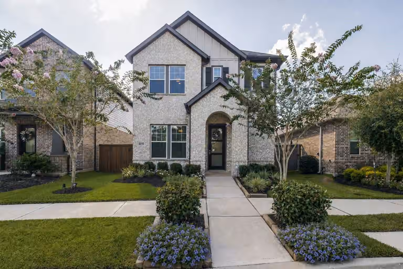 Photo 2 of 2135 Creekside Breeze Drive, Missouri City, TX
