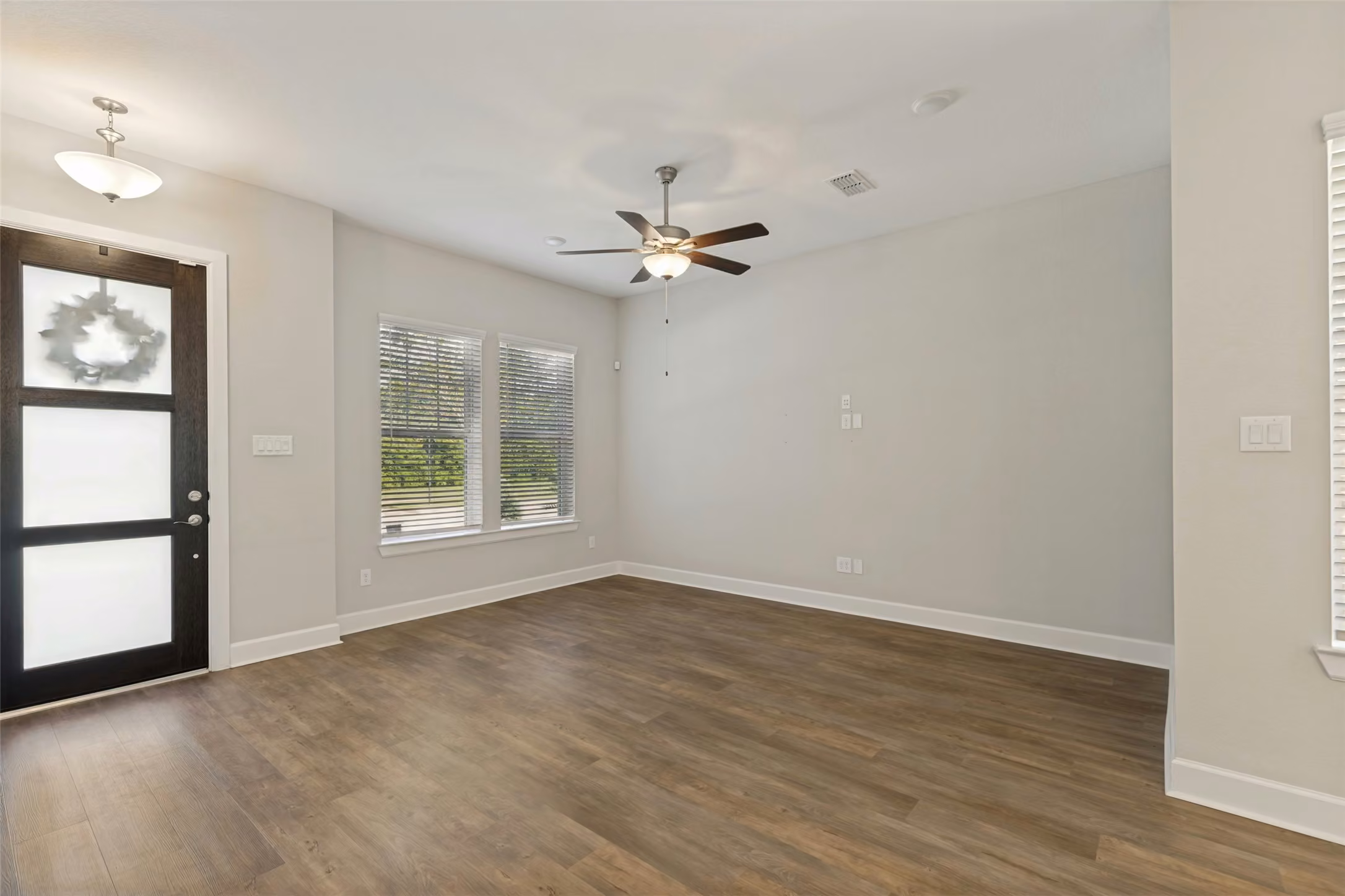 Photo 4 of 2135 Creekside Breeze Drive, Missouri City, TX