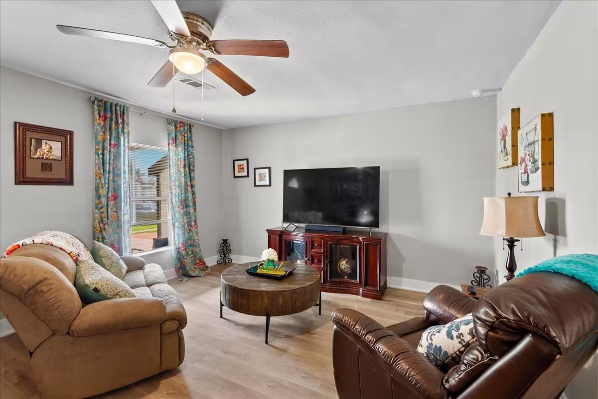 Photo 6 of 1702 Alabama Street, Baytown, TX
