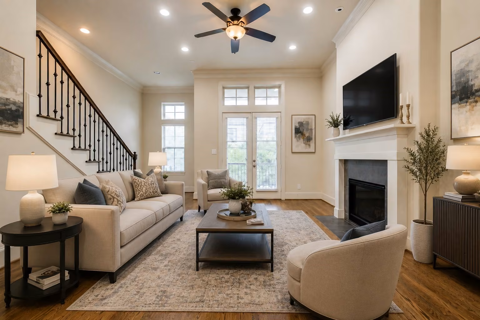 Photo 3 of 2614 Capitol Street, Houston, TX