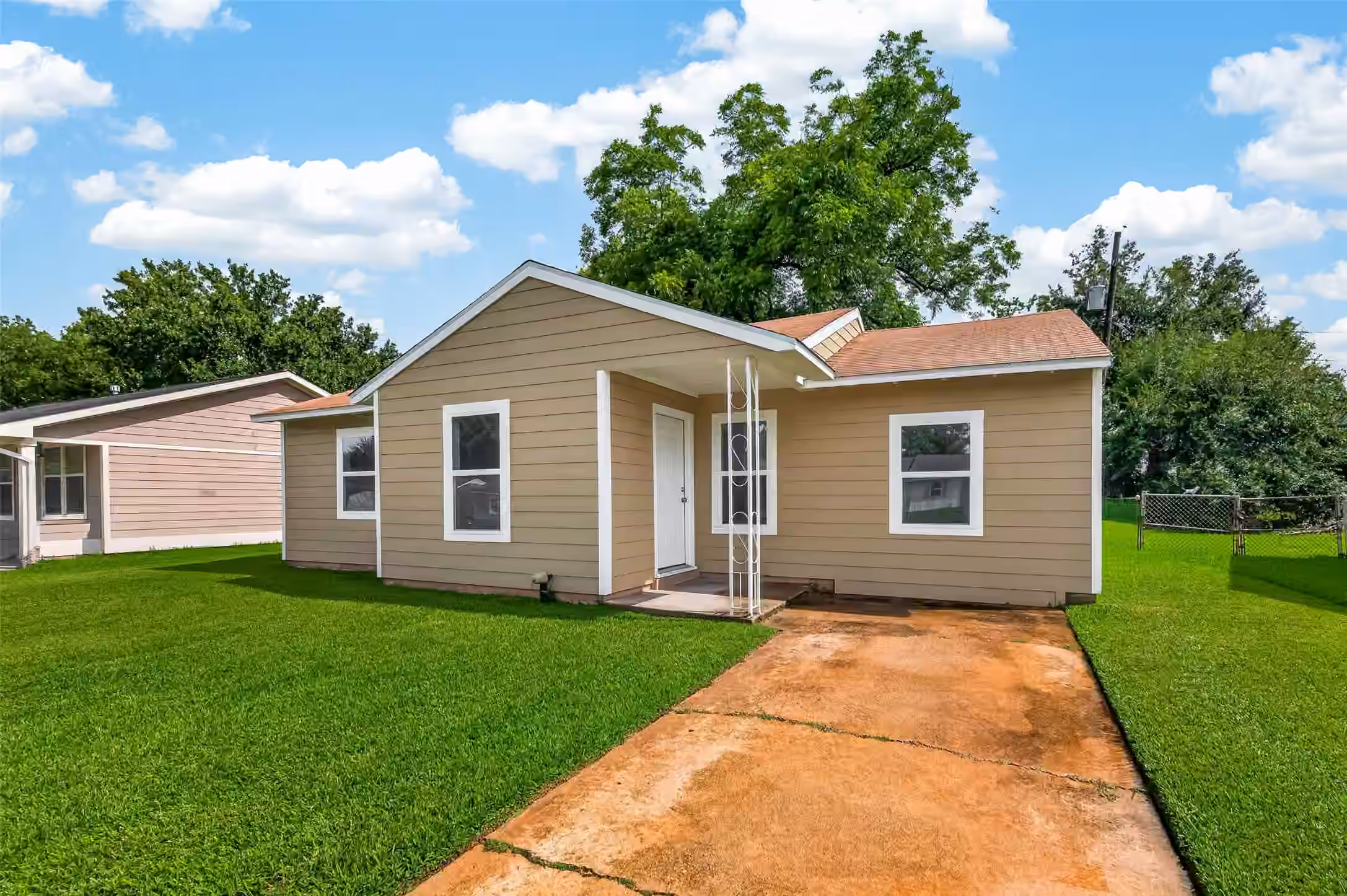 Photo 4 of 3922 Alsace Street, Houston, TX