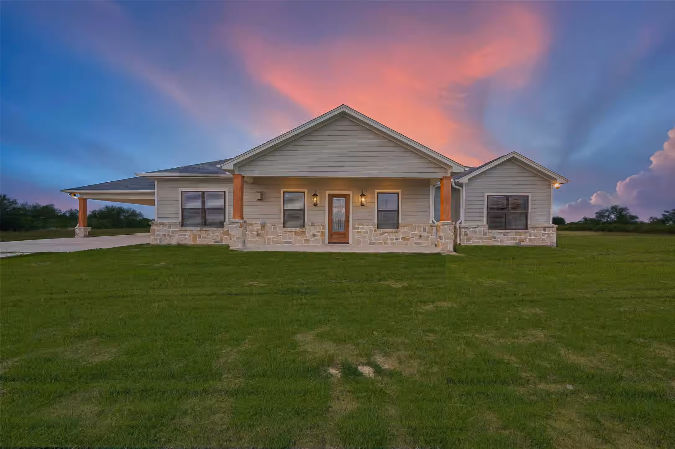 Photo 2 of 16702 Dipple Road, Guy, TX