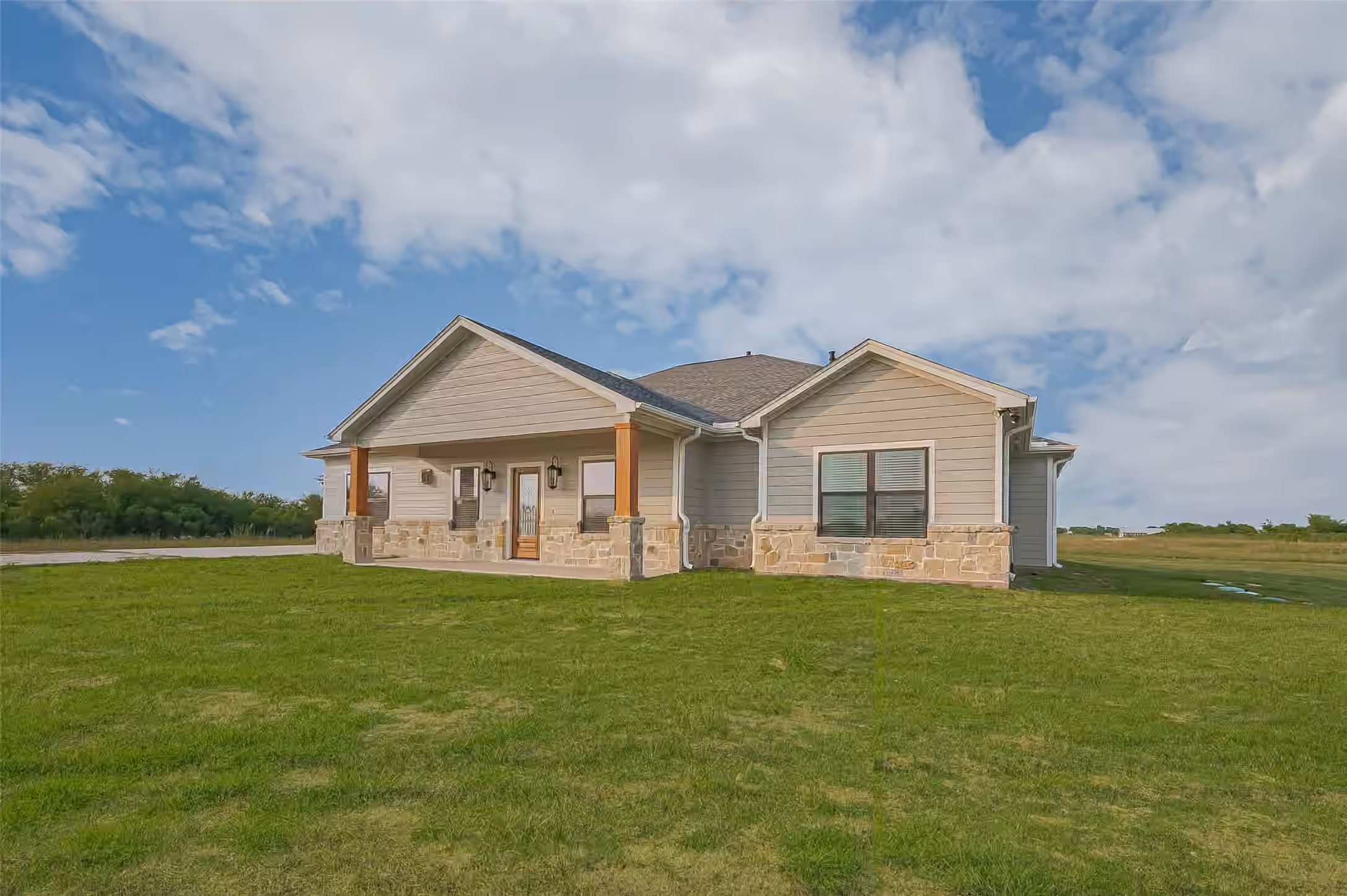 Photo 3 of 16702 Dipple Road, Guy, TX
