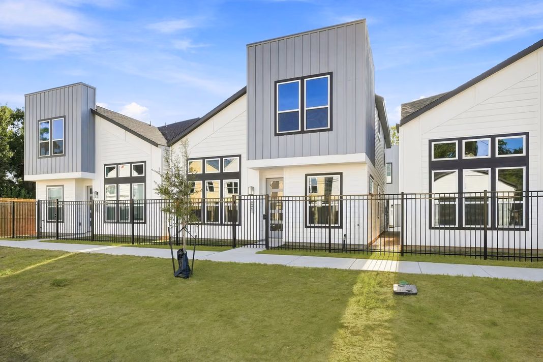 Photo 2 of 6065 Cebra Street, Houston, TX
