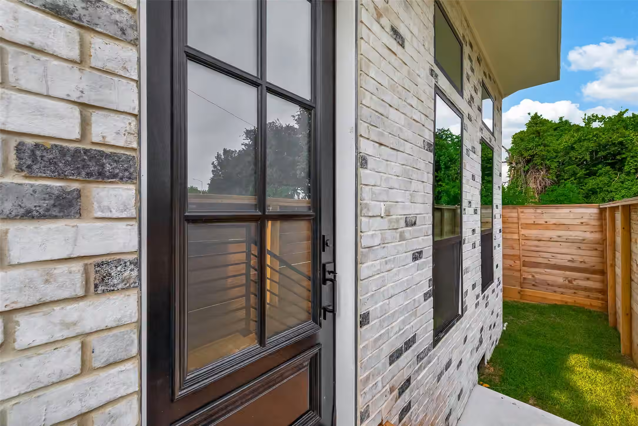Photo 7 of 602 Jewett Street B, Houston, TX