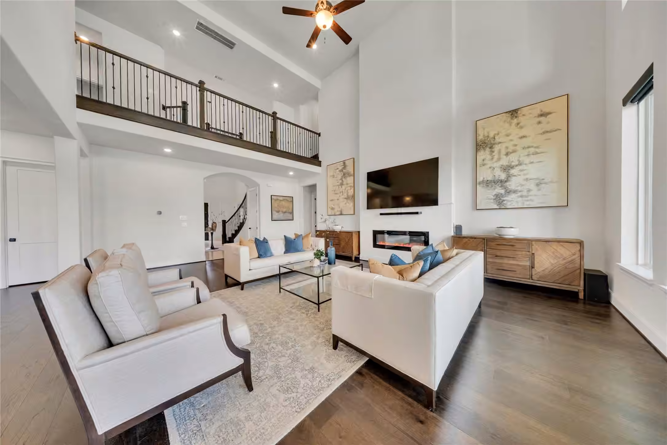 Photo 3 of 10631 Crystal Spring Drive, Missouri City, TX