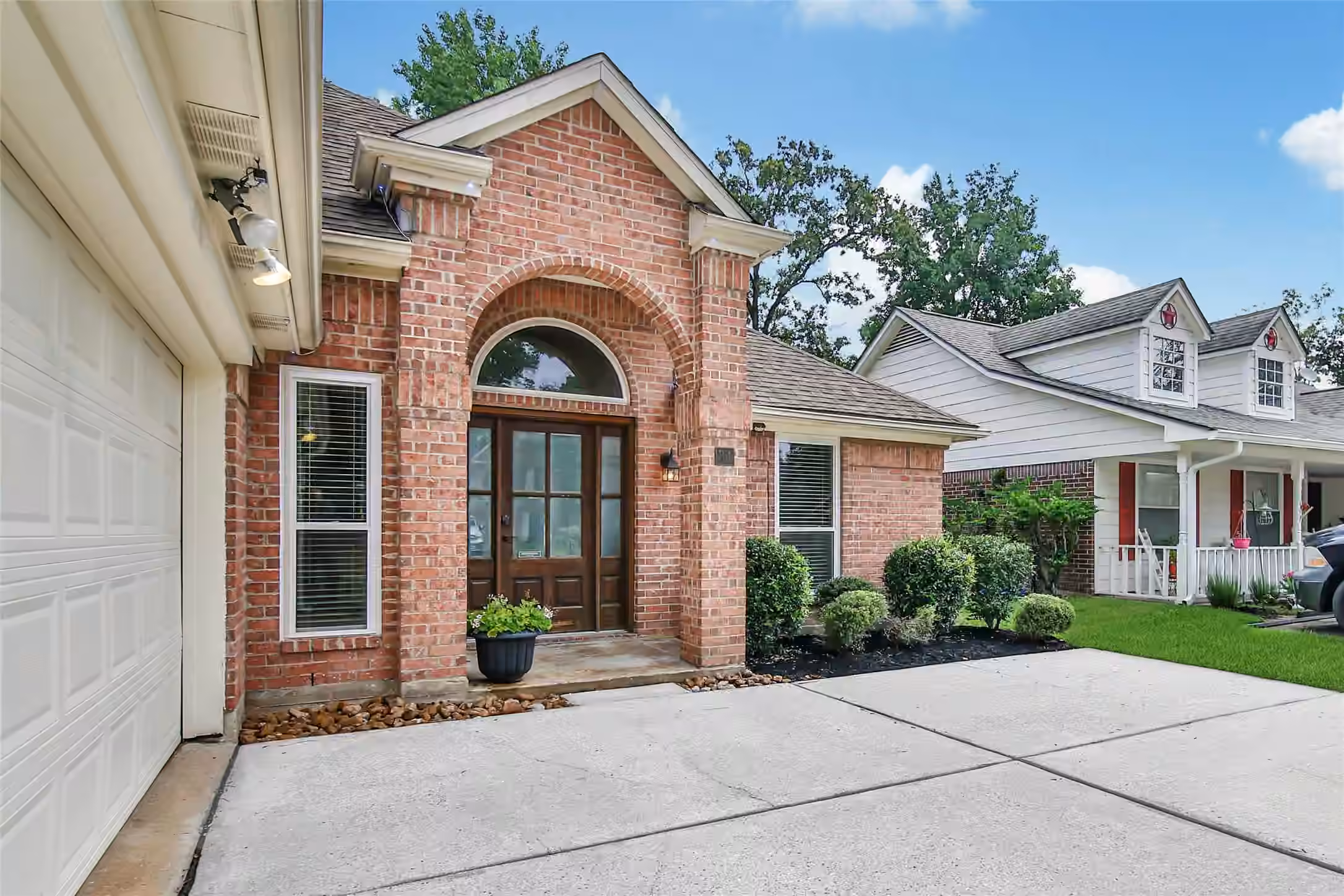 Photo 2 of 34 Dover Drive, Conroe, TX