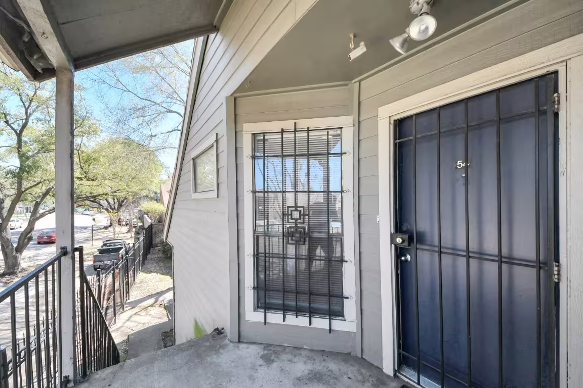 Photo 4 of 6601 Sands Point Drive 54, Houston, TX