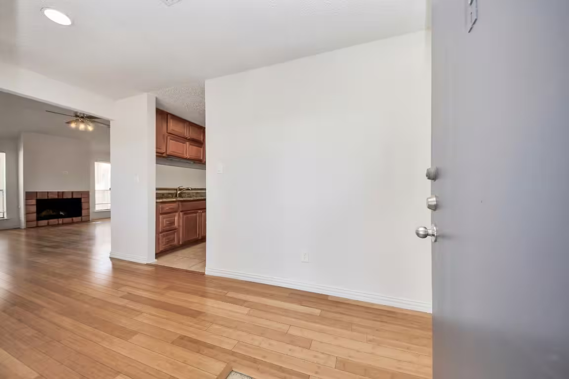 Photo 5 of 6601 Sands Point Drive 54, Houston, TX