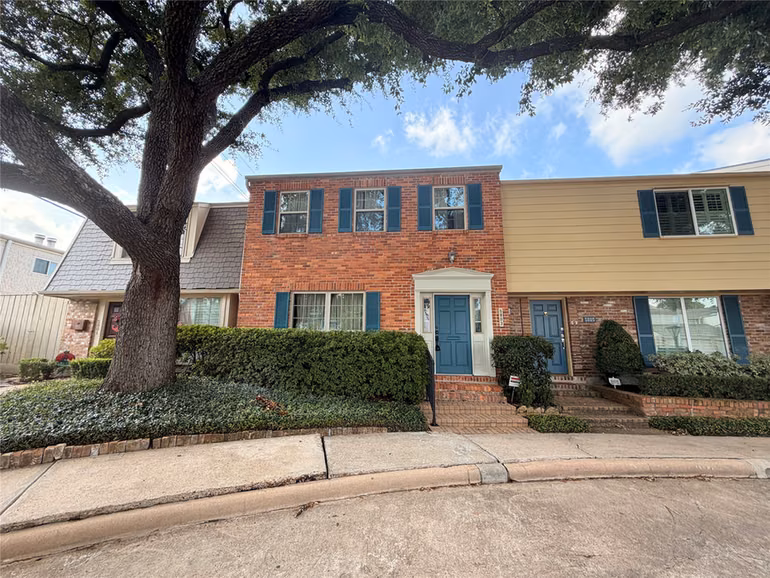 Photo 2 of 5803 Valley Forge Drive 95, Houston, TX