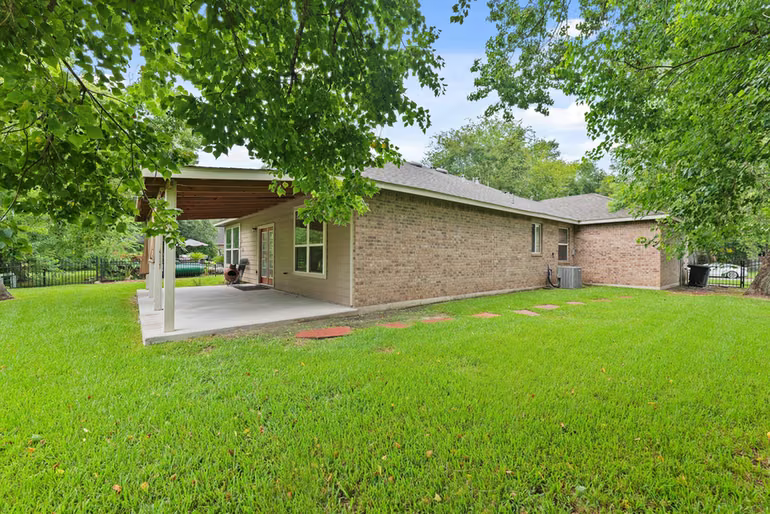 Photo 2 of 16018 Sea Palms Drive, Crosby, TX
