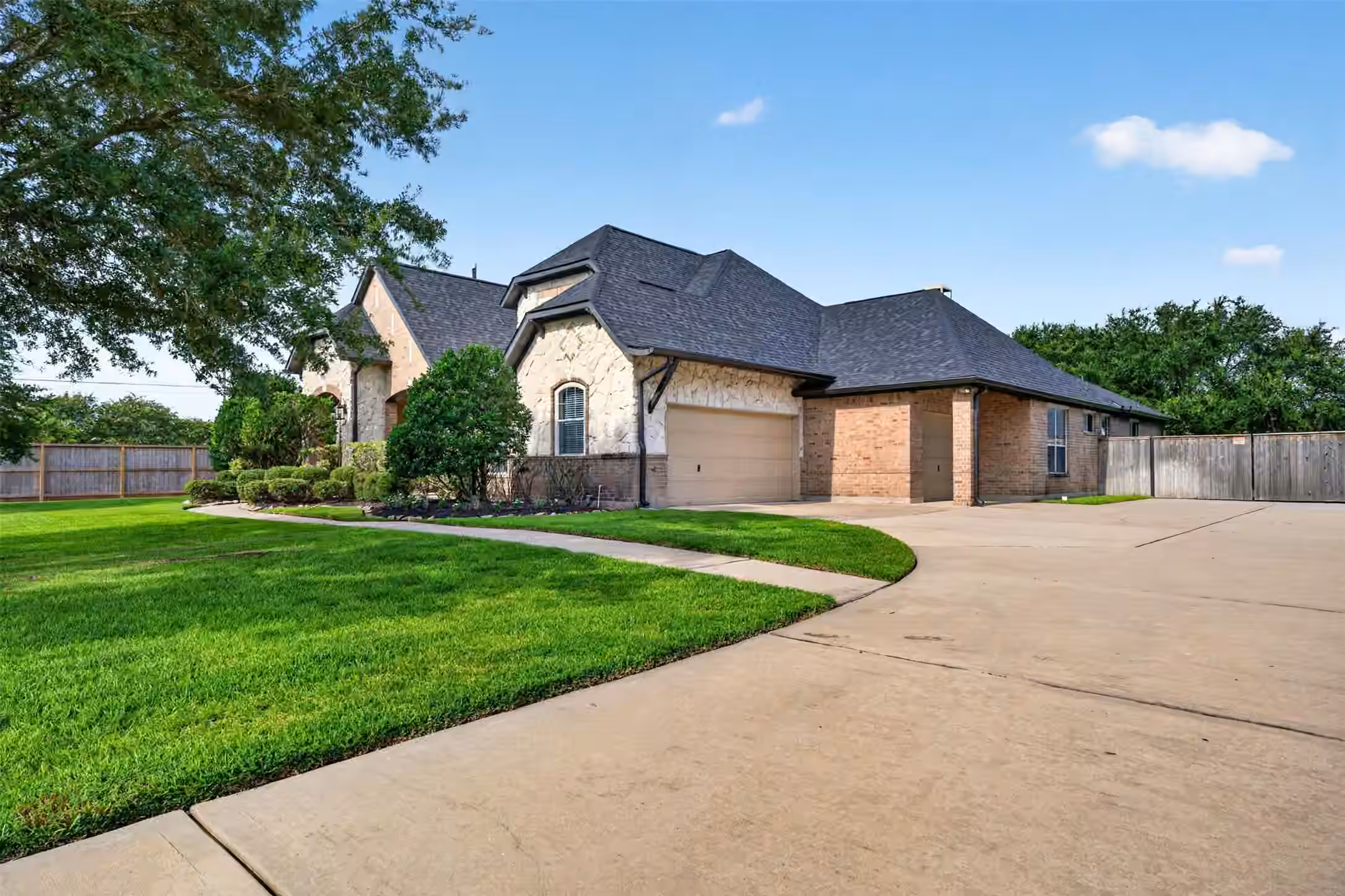 Photo 3 of 17003 Bowdin Crest Drive, Cypress, TX