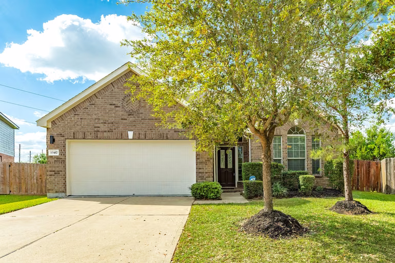 Photo of 13417 Star Creek Lane, Rosharon, TX