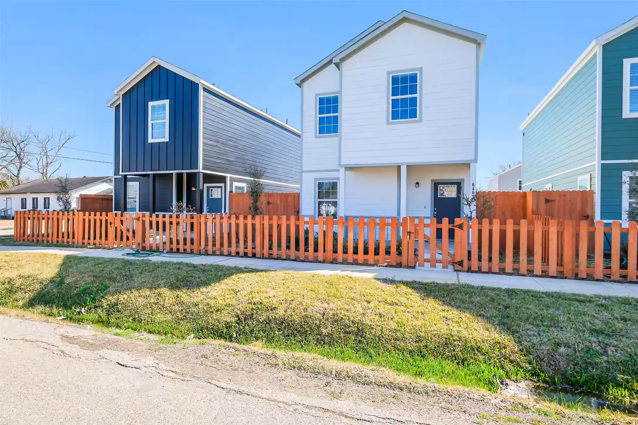 Photo 3 of 6411 Paris Street, Houston, TX