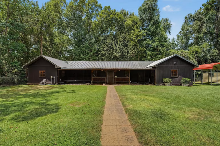 Photo of 527 Number 9 Road, Wallisville, TX