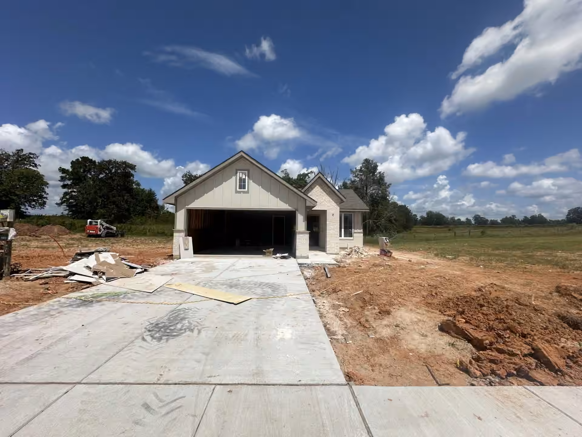 Photo of 405 Rockbridge Drive, Huntsville, TX 77340