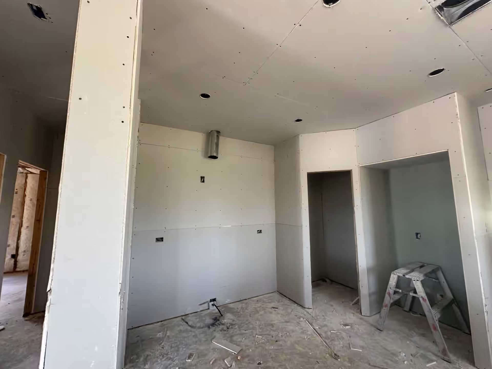 Photo 6 of 405 Rockbridge Drive, Huntsville, TX