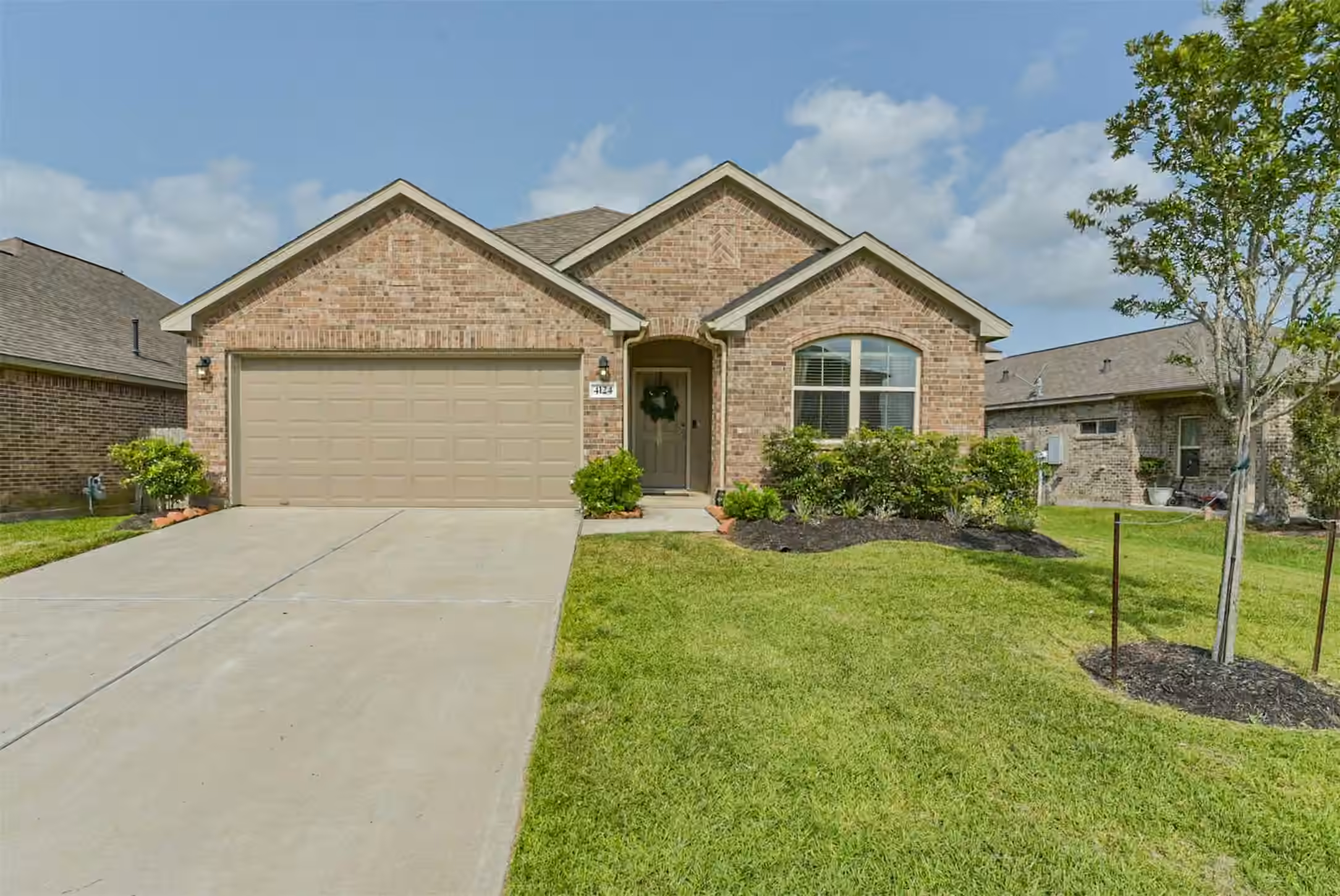 Photo 2 of 4124 E Bayou Maison, Dickinson, TX