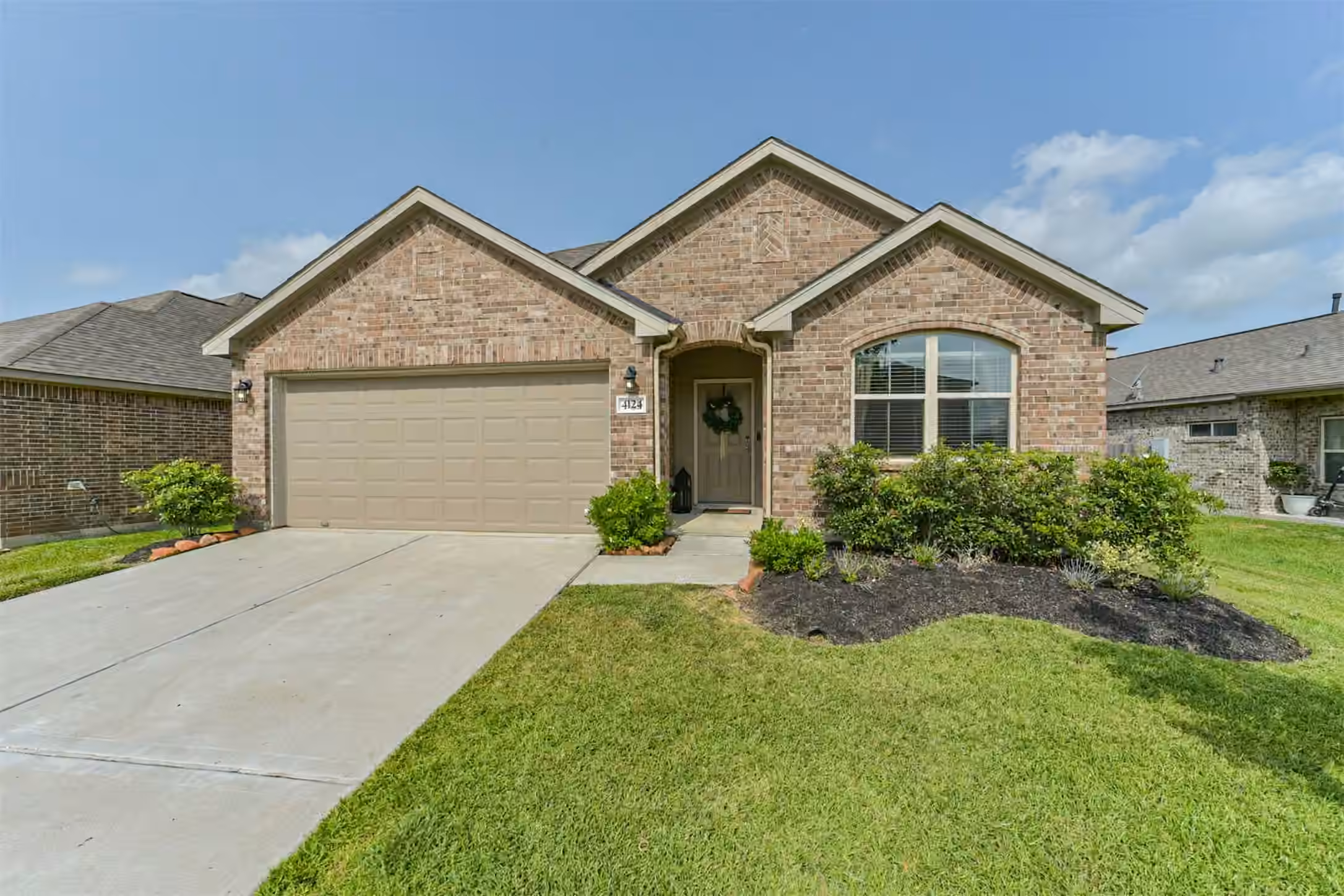 Photo 3 of 4124 E Bayou Maison, Dickinson, TX