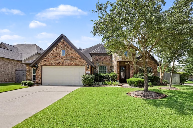 Photo 2 of 13515 Ambler Springs Drive, Tomball, TX