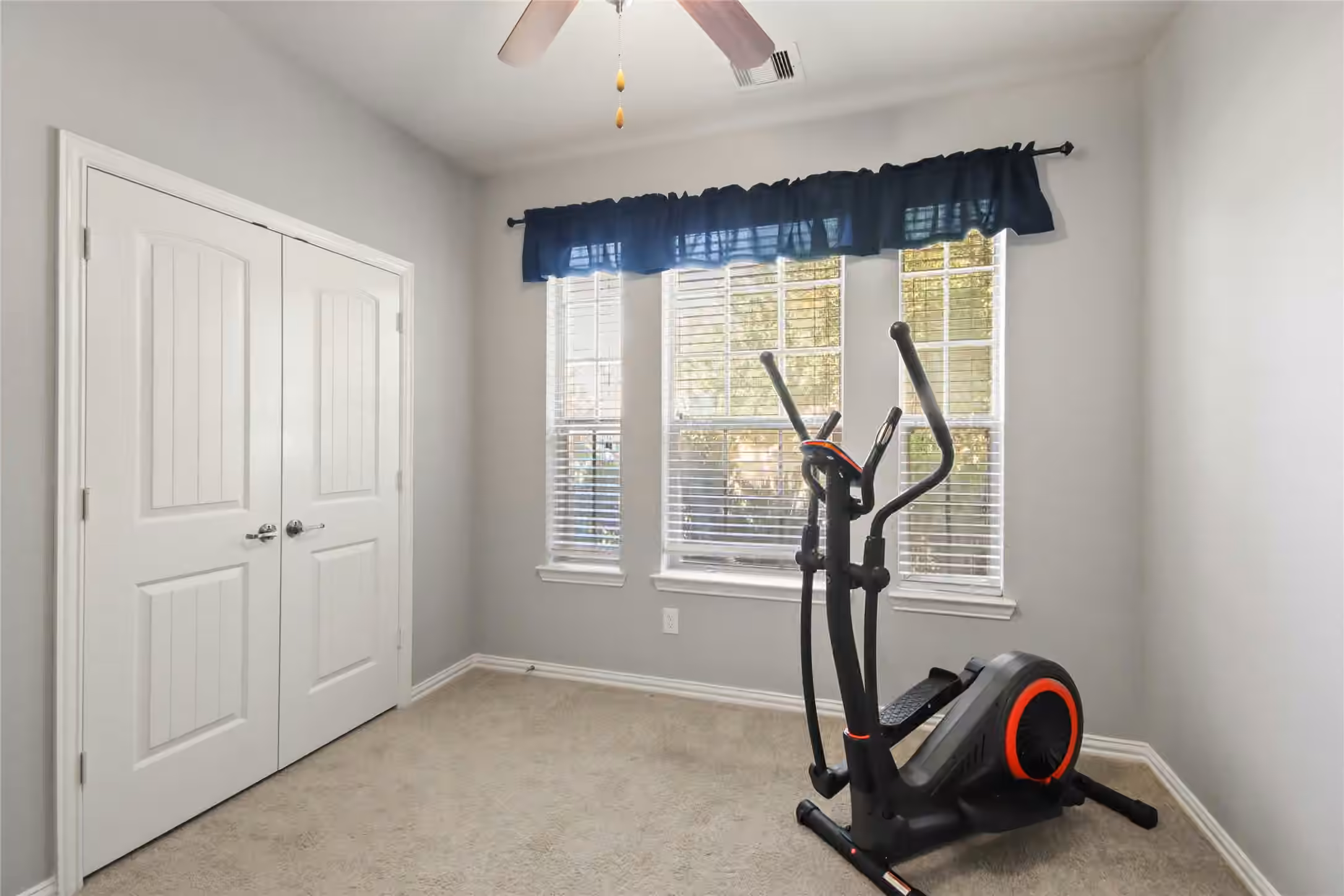 Photo 6 of 13722 Mckinney Creek Lane, Houston, TX