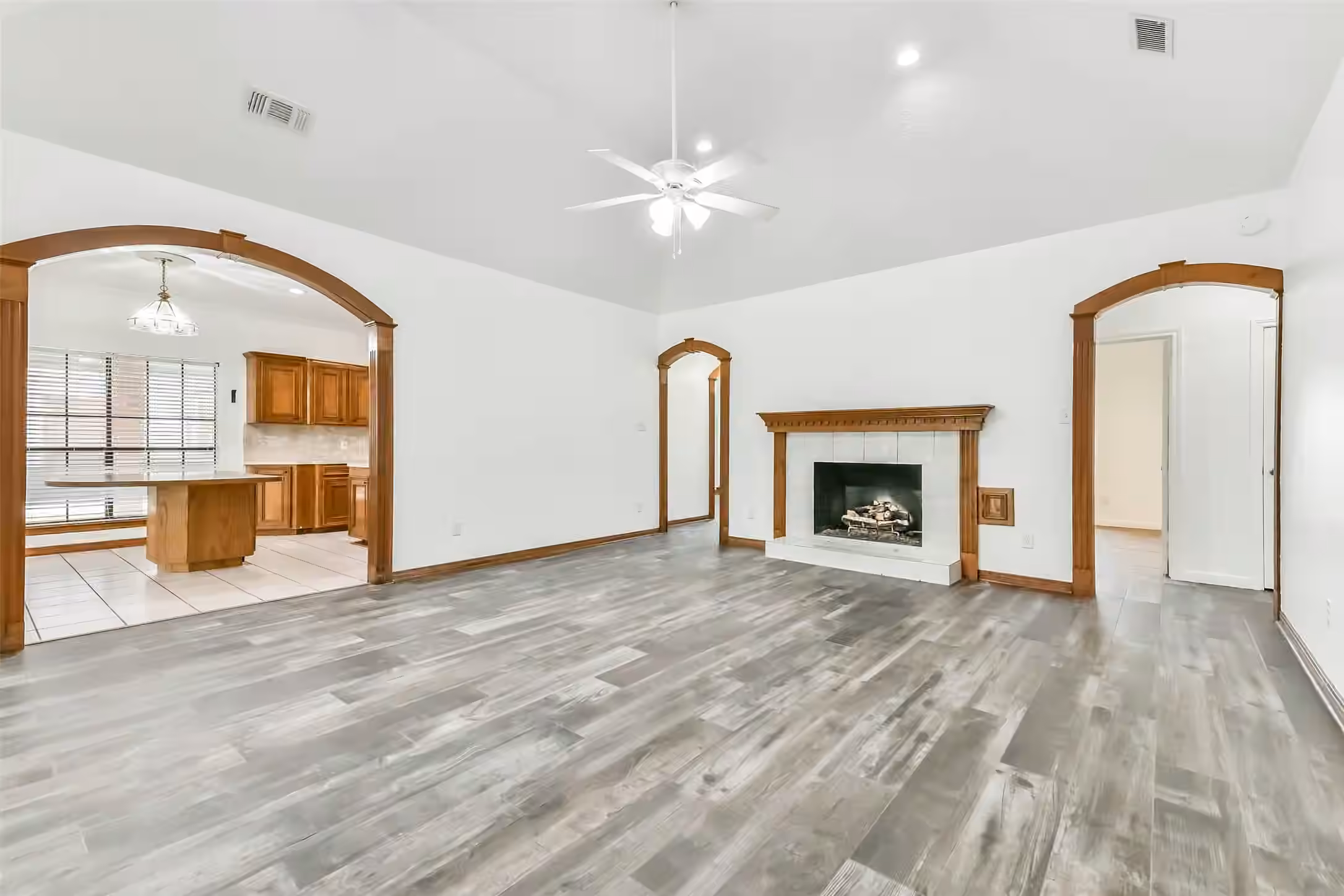 Photo 4 of 8022 17th Green Drive, Humble, TX