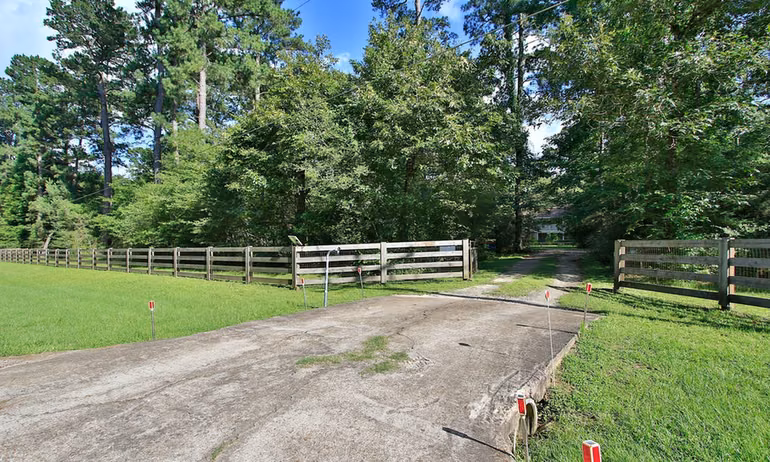 Photo 4 of 26095 Country Pines Court, Magnolia, TX