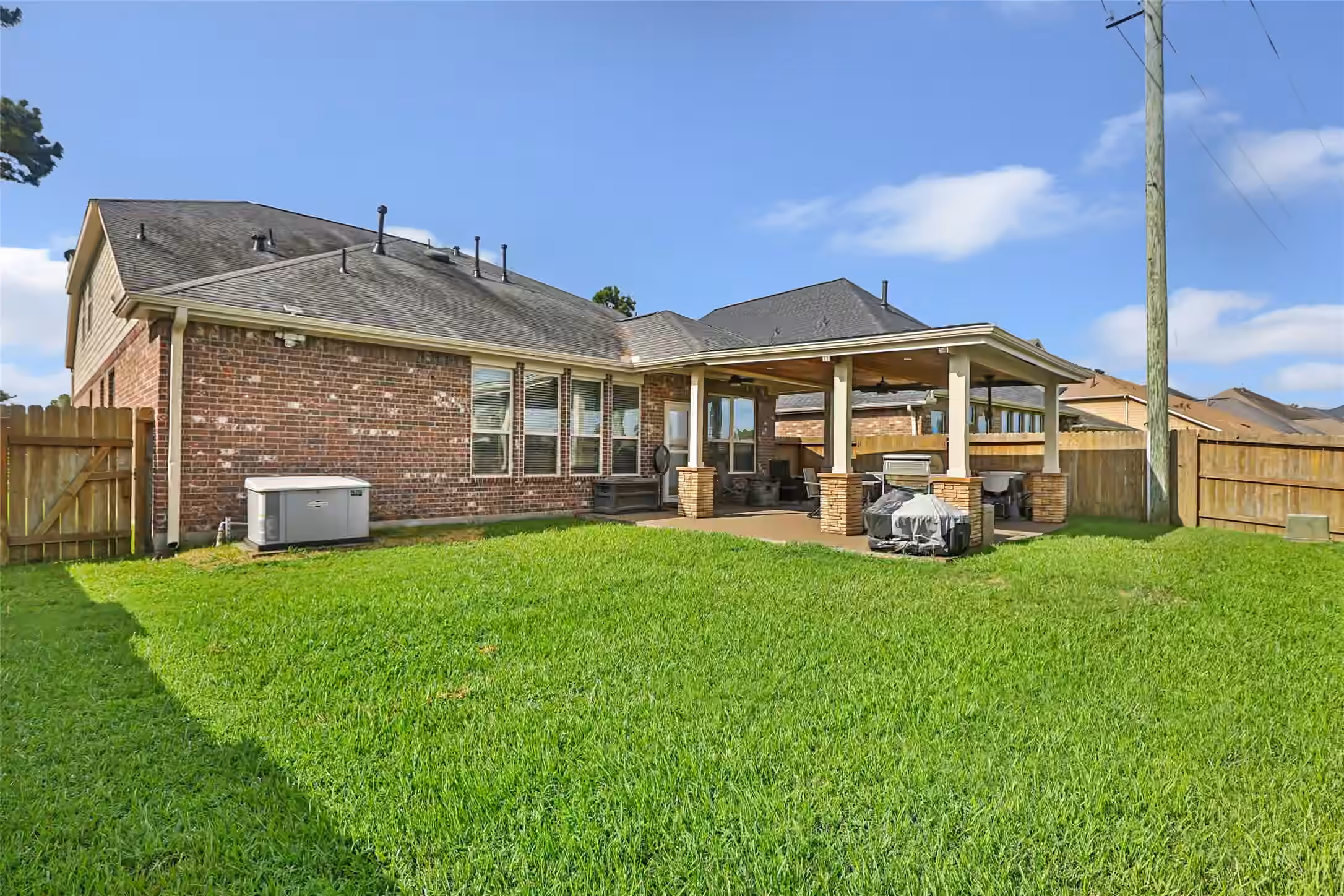 Photo 5 of 12823 Waterbury Edge Lane, Humble, TX