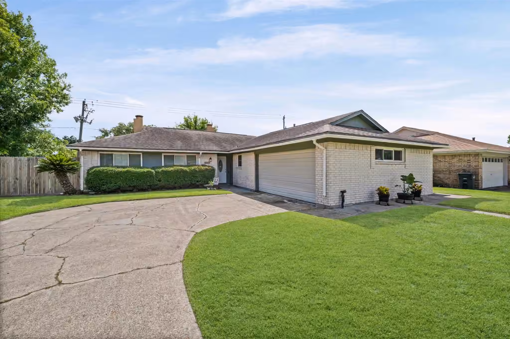 Photo 2 of 4915 Charnock Drive, Alvin, TX