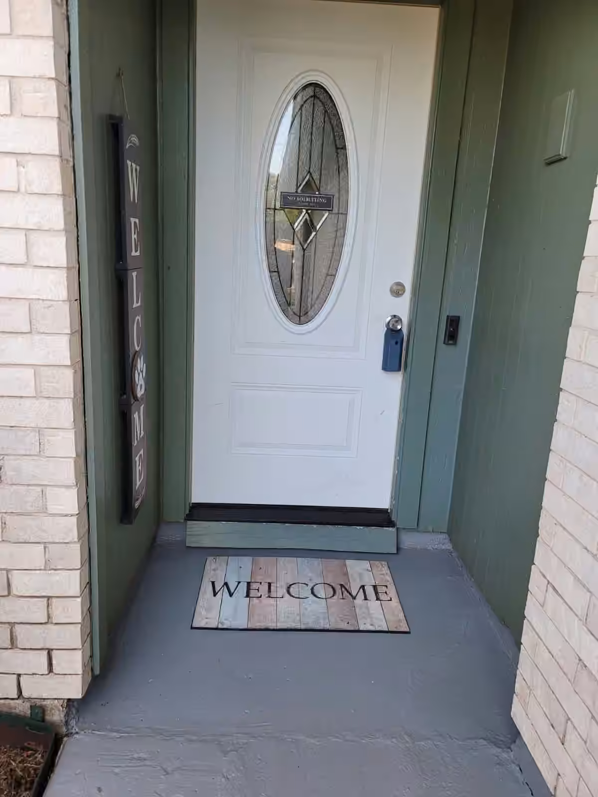 Photo 3 of 4915 Charnock Drive, Alvin, TX