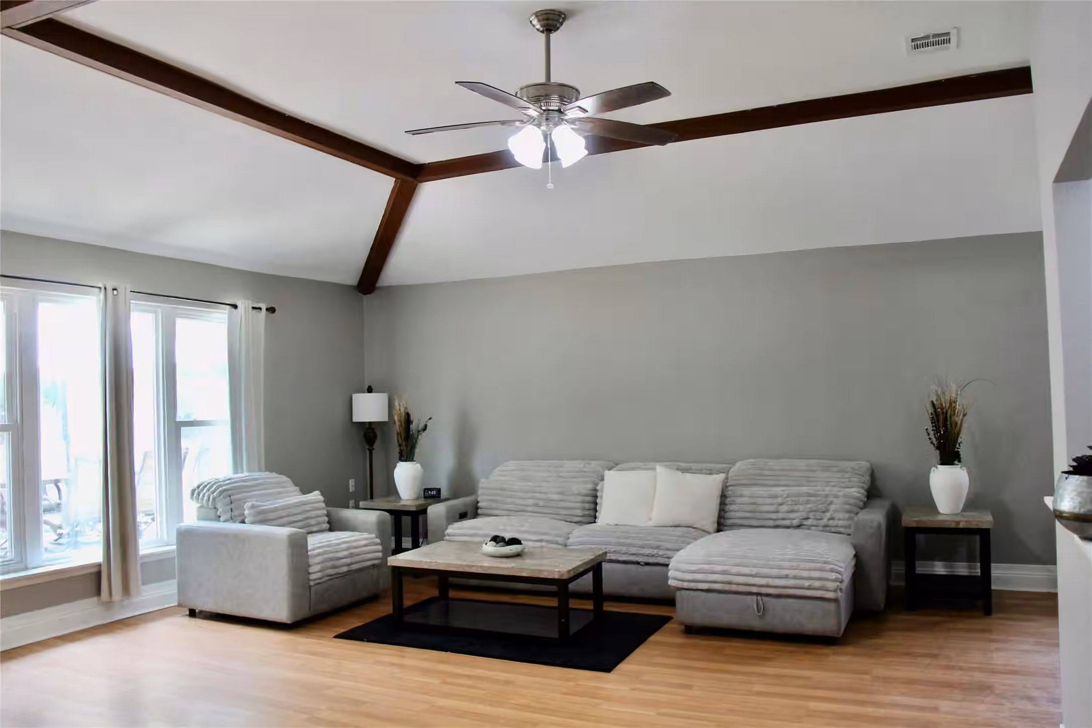 Photo 7 of 4915 Charnock Drive, Alvin, TX