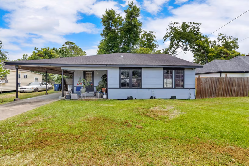 Photo of 137 Shady Lane, West Columbia, TX